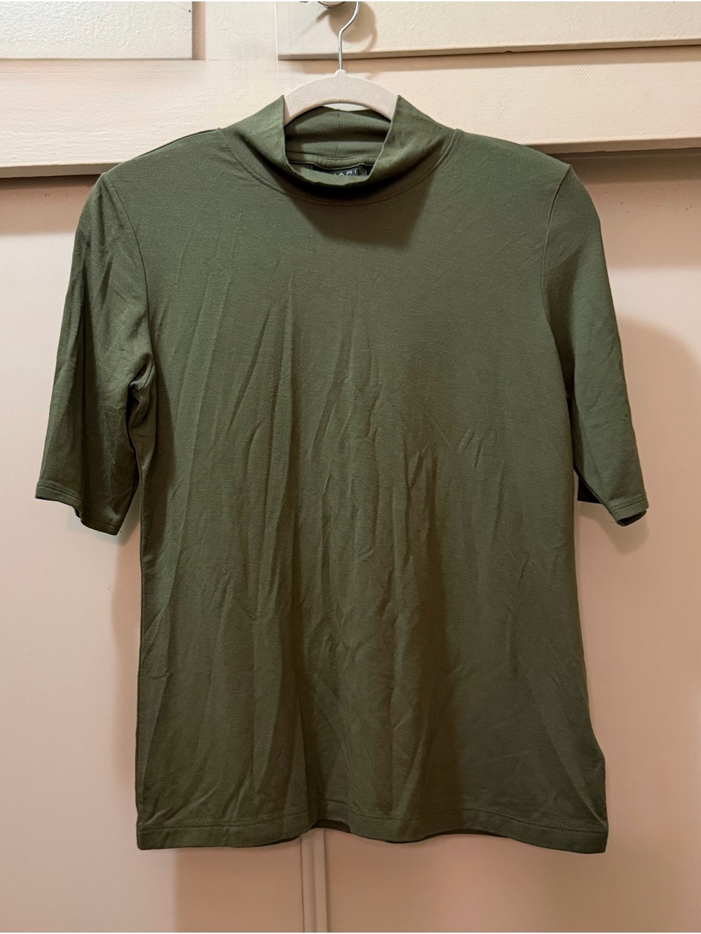 Tahari Women’s Dark Olive Green Mock Neck Modal Stretch Elbow Sleeve Top M